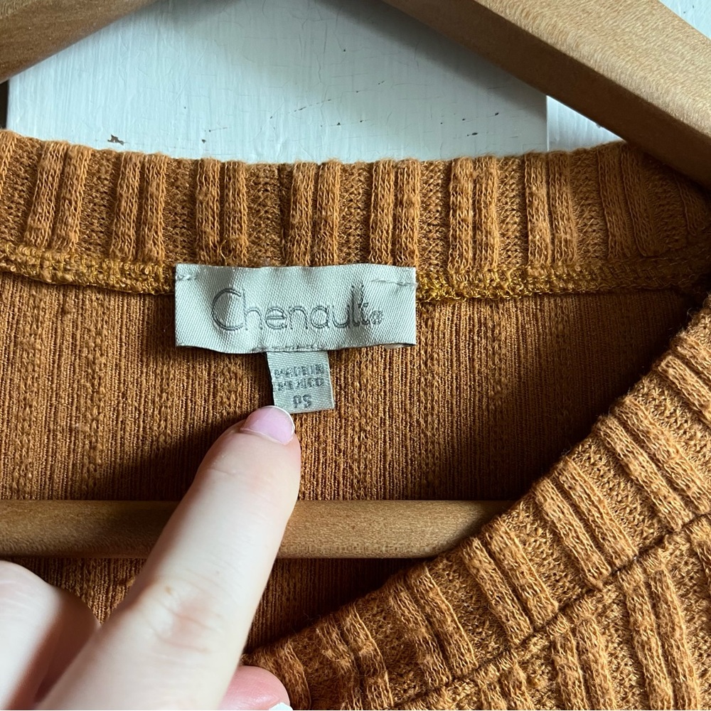Light Sweater - Picture 4 of 5